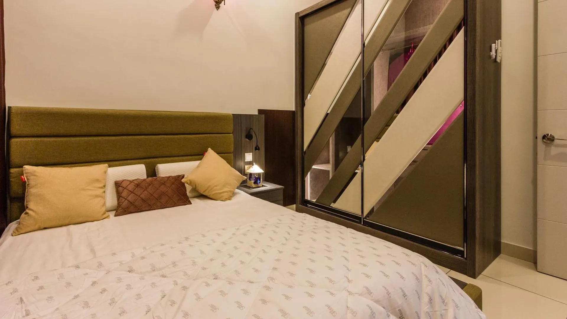 Varnen Cozy Haven - Evcharger بوكيت ميرتاجام 0*,